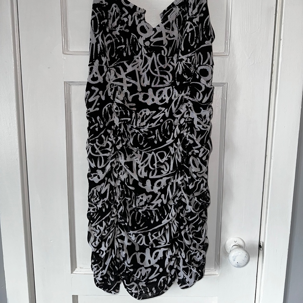 Mini graphic dress